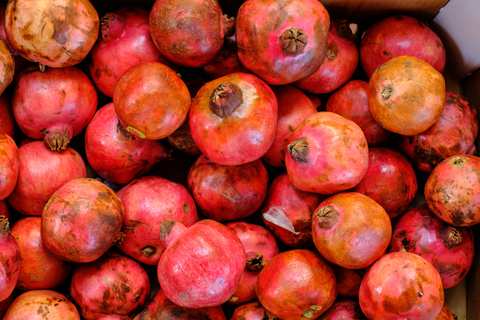 Granatapfel, auch bekannt als Pomegranate oder Punica Granatum