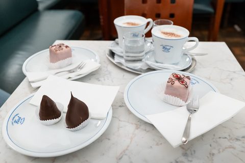 Kaffee Gedeck im Café Fürst in Salzburg