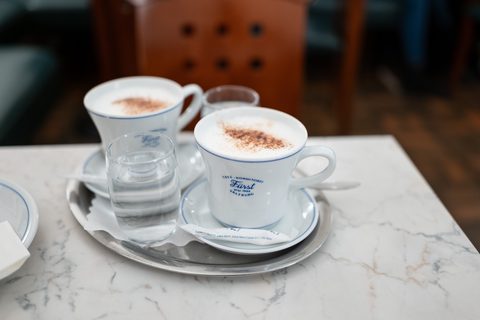 Melange im Café Fürst in Salzburg