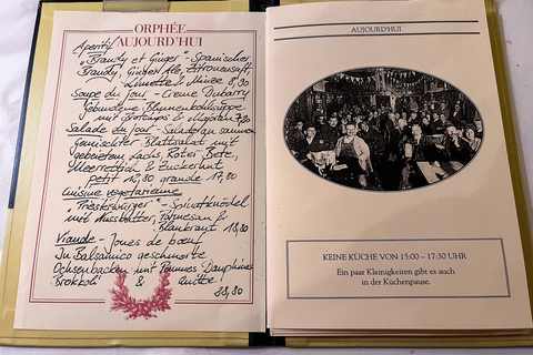 Speisekarte von Hand geschrieben Orphée Regensburg