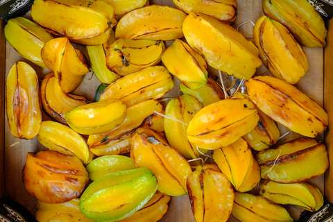 Sternfrucht, auch bekannt als Karambole, Carambola oder Starfruit